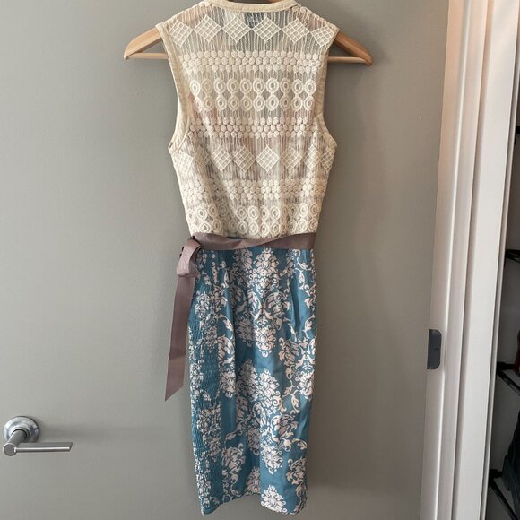 NWOT Anthropologie Byron Lars Lasercut Fleur-De-Lys Lace Sheath Dress Size 0P - Picture 3 of 3